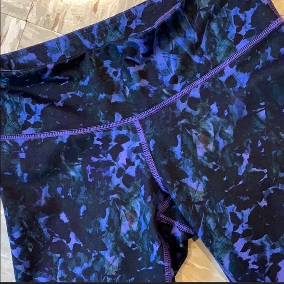 SOLD Lululemon Wunder Under Luon 21” - Picture 7 of 9